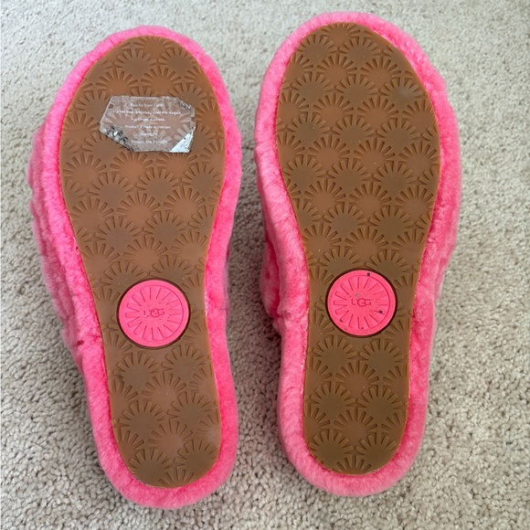 Ugg Pink Slippers, size 10 - Picture 4 of 4